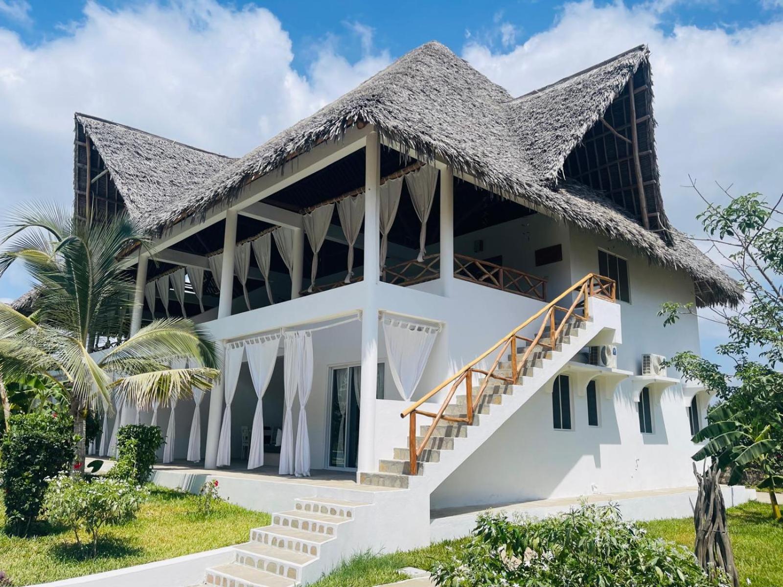 Nyota 11 - Jua Resort Ватаму Экстерьер фото